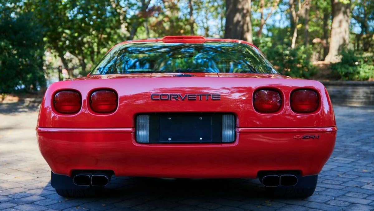 Corvette Generations/C4/C4 1992 Red ZR1 rear.webp